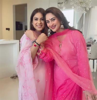 ਨਿਆ ਸ਼ਰਮਾ ਮੁੰਬਈ ਮਾਨਸੂਨ ਦੌਰਾਨ ਕ੍ਰਿਸਟਲ ਡਿਸੂਜ਼ਾ ਨੂੰ ਖਾਸ ਕੌਫੀ ਨਾਲ ਖੁਆਉਂਦੀ ਹੈ