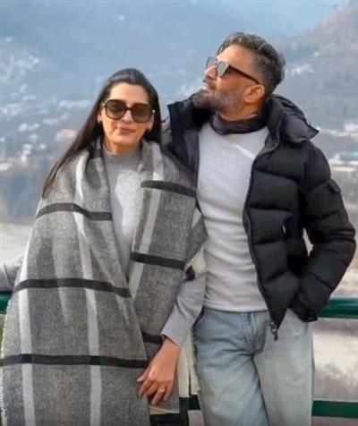 ਸੁਨੀਲ ਸ਼ੈੱਟੀ ਨੇ ਪਤਨੀ ਮਾਨਾ ਨੂੰ ਇੱਕ ਖੂਬਸੂਰਤ ਵੀਡੀਓ ਦੇ ਨਾਲ ਉਸਦੇ 60ਵੇਂ ਜਨਮਦਿਨ ਦੀਆਂ ਸ਼ੁਭਕਾਮਨਾਵਾਂ ਦਿੱਤੀਆਂ
