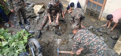 उत्तराखंड के चमोली में बादल फटने के बाद भारतीय सेना बचाव अभियान में शामिल