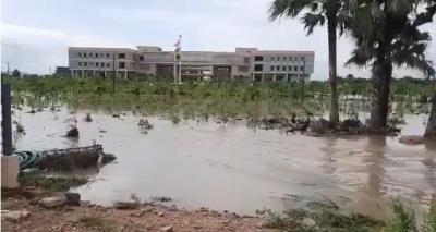 Heavy rain in parts of Telangana, CM puts administration on alert