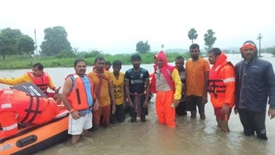 Six persons trapped in swollen stream in Telangana