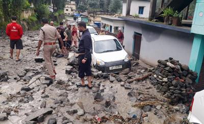 चमोली में बादल फटने से तबाही, दो लोग लापता