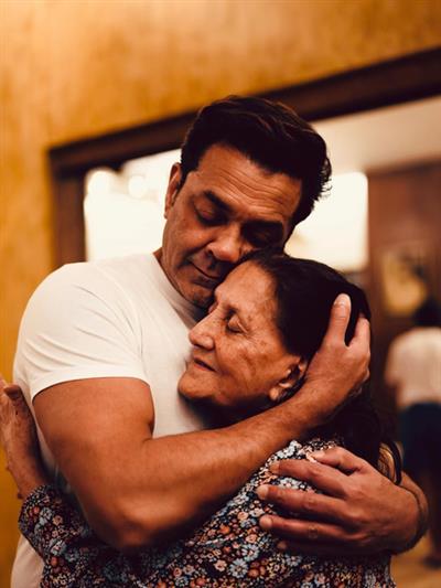 Bobby Deol says ‘love you maa’ as he celebrates birthday of mother Prakash Kaur