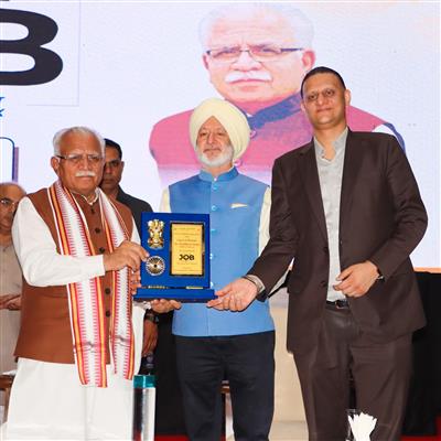 DBU Chancellor Dr. Zora Singh and President Dr. Sandeep Singh Honored by Union Cabinet Minister for Exemplary Contribution to Education