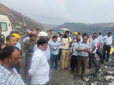 Six labourers missing as van plunges 300 feet in Dhanbad coal mine, rescue op underway