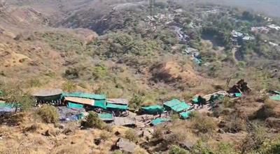 गुजरात के पावागढ़ मंदिर स्थल पर निर्माणाधीन रोपवे के टूटने से छह लोगों की मौत