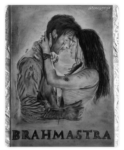 Alia Bhatt marks 3 Years Of 