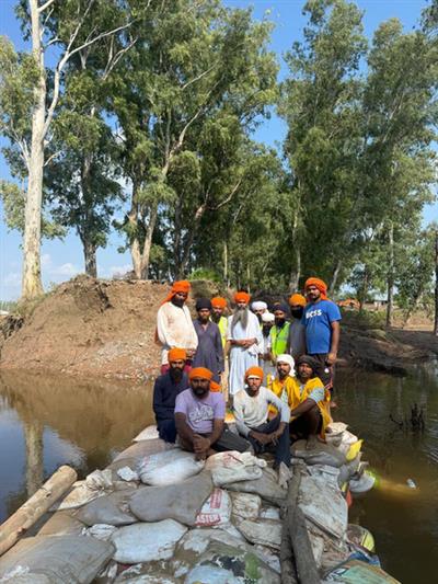 ਜਿਵੇਂ ਕਿ ਪੰਜਾਬ ਵਿੱਚ ਹੜ੍ਹਾਂ ਦਾ ਪਾਣੀ ਘੱਟਣਾ ਸ਼ੁਰੂ ਹੋ ਰਿਹਾ ਹੈ, ਚੈਰਿਟੀਜ਼ ਲੰਬੇ ਸਮੇਂ ਦੇ ਪੁਨਰਵਾਸ 'ਤੇ ਵਧੇਰੇ ਧਿਆਨ ਕੇਂਦਰਿਤ ਕਰ ਰਹੀਆਂ ਹਨ