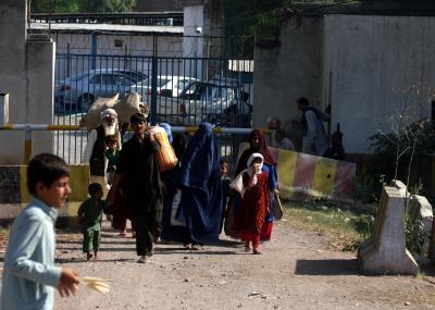 Pakistan: 21-year-old Afghan woman gang-raped in refugee camp