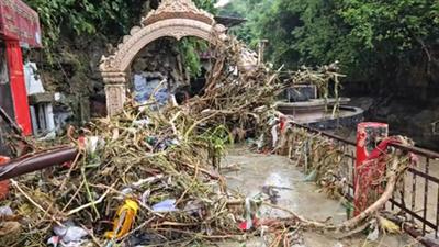 देहरादून की तमसा नदी में उफान से टपकेश्वर महादेव मंदिर तबाह