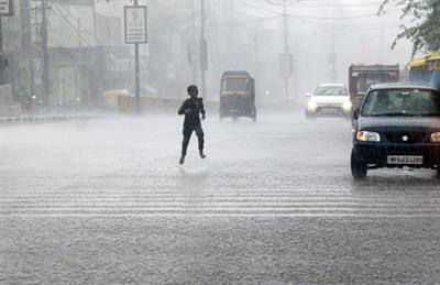 Monsoon lingers on in MP, heavy rain alert issued for Sep 25-26