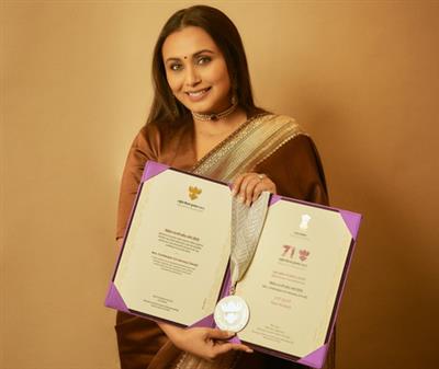 रानी मुखर्जी को पहला राष्ट्रीय पुरस्कार मिला, उन्होंने इसे अपने दिवंगत पिता को समर्पित किया