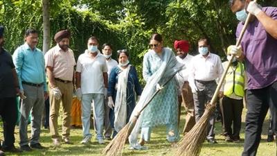 चंडीगढ़ नगर निगम ने निवासियों को रसोई के कचरे को पोषक तत्वों से भरपूर खाद बनाने के लिए प्रोत्साहित किया