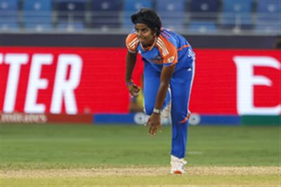 महिला वनडे विश्व कप: अरुंधति रेड्डी के बाएं घुटने में चोट लगने से भारत को बड़ा झटका