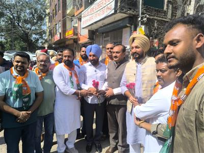 नयागांव में जीएसटी सुधारों पर व्यापारियों से मिले राज्यसभा सदस्य श्री सतनाम सिंह संधू!