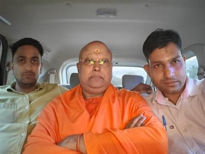दिल्ली पुलिस ने 'स्वामी' चैतन्यानंद की दो महिला सहयोगियों को हिरासत में लिया