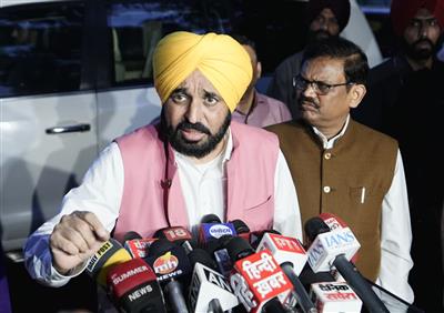CM CALLS ON AMIT SHAH, SEEKS SPECIAL PACKAGE FOR FLOOD RAVAGED PUNJAB
