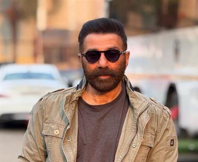Sunny Deol extends Dussehra greetings, urges everyone to burn away negativity and embrace kindness