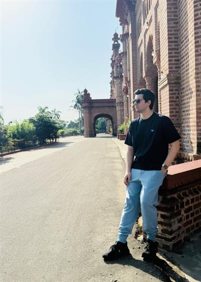 ਸੰਨੀ ਦਿਓਲ ਦੇ ਪੁੱਤਰ ਕਰਨ ਦਿਓਲ ਨੇ ਅੰਮ੍ਰਿਤਸਰ ਵਿੱਚ '1947 ਲਾਹੌਰ' ਦੀ ਸ਼ੂਟਿੰਗ ਦਾ ਆਖਰੀ ਪੜਾਅ ਸ਼ੁਰੂ ਕੀਤਾ