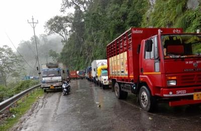 पिछले 24 घंटों में कोई नई मौत की सूचना नहीं; उत्तर बंगाल सामान्य स्थिति की ओर बढ़ रहा है