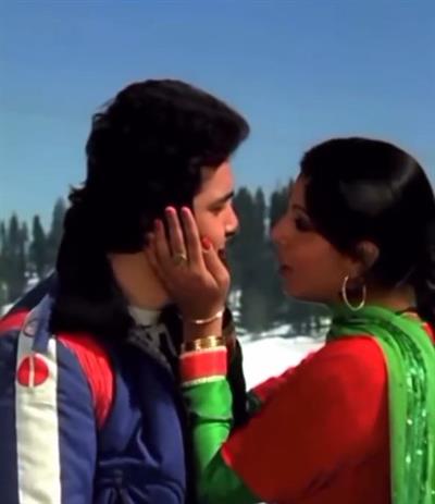 Neetu Kapoor marks 48 years of 'Doosara Aadmi' with late husband Rishi Kapoor