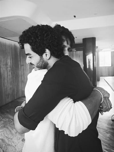 Shahid Kapoor congratulates brother Ishaan Khatter on Homebound: 'You go get em boy'