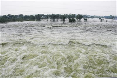 Flood alert issued as discharge from TN's Chembarambakkam, Poondi dams increases