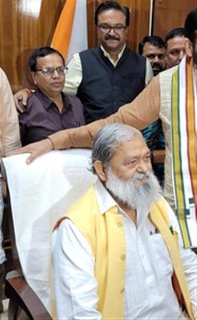 Deportation should be done humanely, says minister after 50 youths from Haryana sent from US in shackles