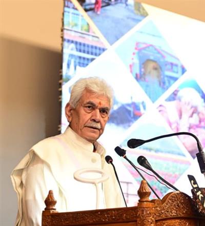 Some people trying to mislead public: J&K L-G Sinha on statehood restoration