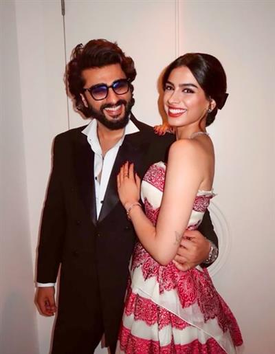 Arjun Kapoor calls sister Khushi Kapoor ‘dad's favourite child’