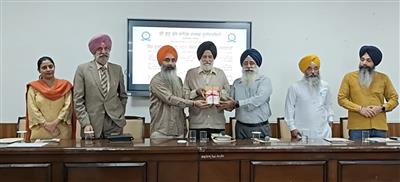 Sggswu Fatehgarh Sahib organised a Seminar to mark 100 years of the Sikh Gurdwaras Act
