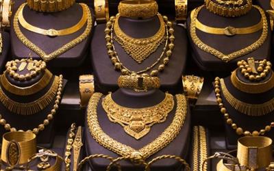 Gold prices see further drop as safe haven buying eases
