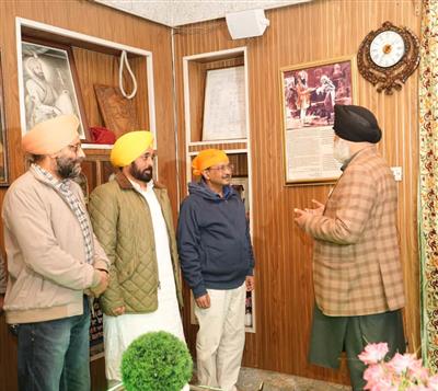 CM BHAGWANT MANN AND ARVIND KEJRIWAL JOINS SANGAT IN KIRTAN DARBAR AT SRINAGAR