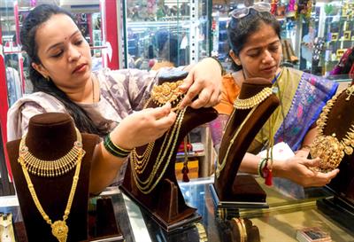 Gold prices drop significantly over strong US jobs data