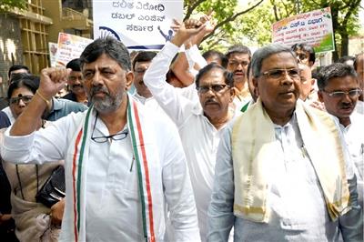 K'taka CM race: DKS says left decision to high command, Sonia may speak to both