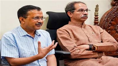 Kejriwal, Thackeray slam Centre for 'arrogance of Ordinance'